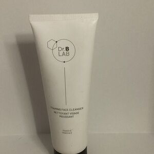 White Foaming Face Cleanser